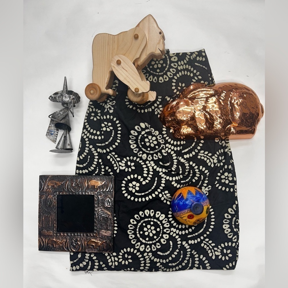 TABLEAU SAFARI  SIX Handpicked OBJECTS
